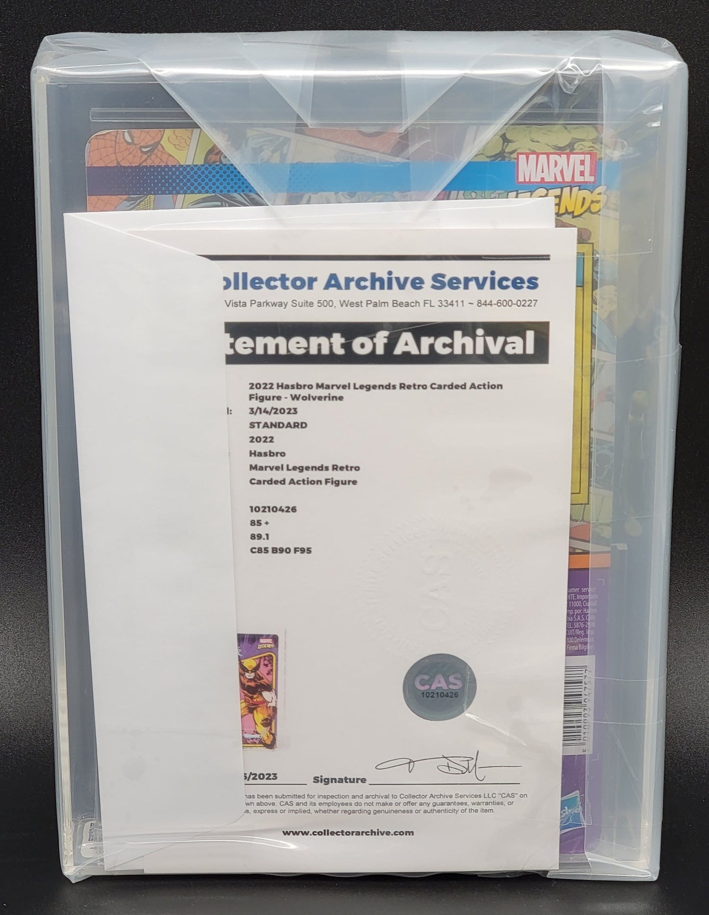 Wolverine (Brown suit) Marvel Legends Hasbro Kenner retro 375 unpunched CAS 85+