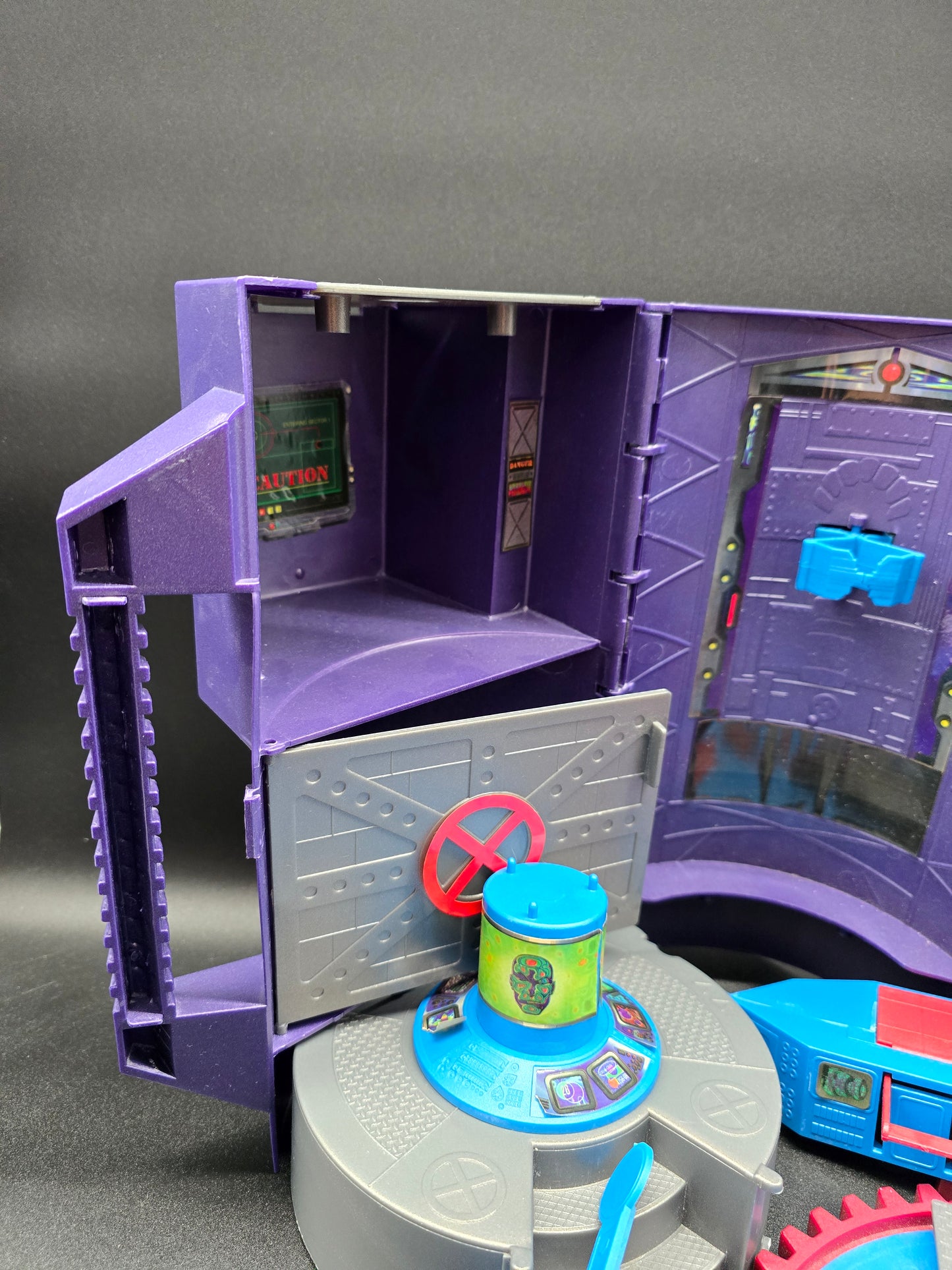 X-Men Headquarters Playset 1995 Toybiz (Open)