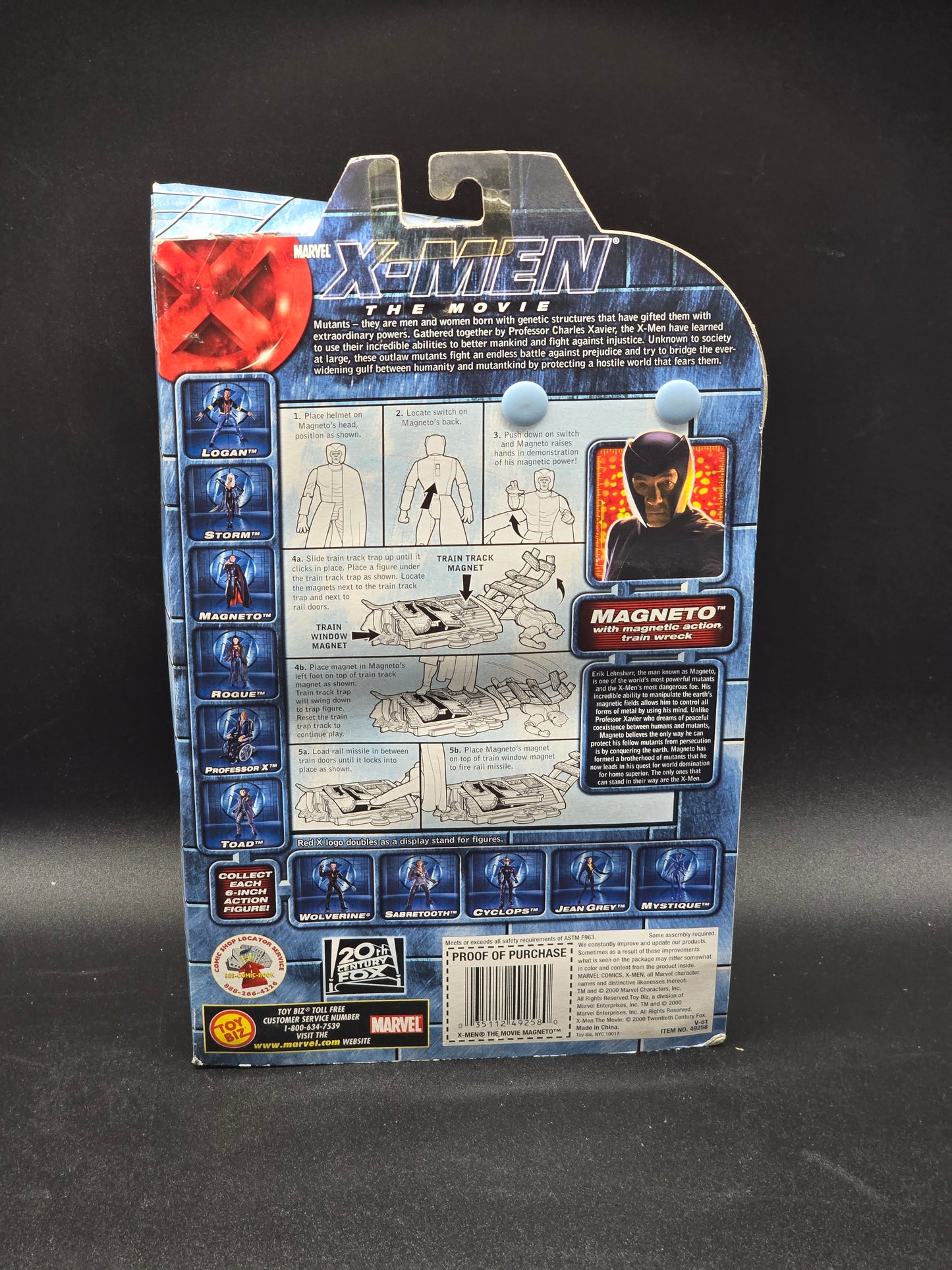 Magneto (Magnetic Action)X-Men: Movie Action Figure Toybiz 2000