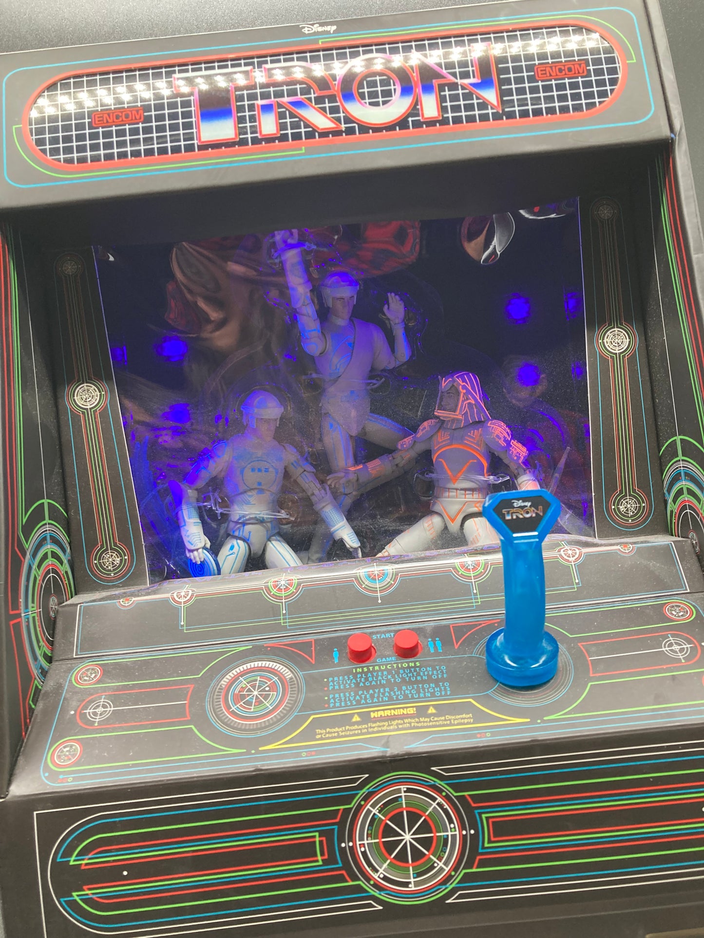 TRON Diamond Select Toys Gentle Giant Disney Exclusive Collector’s Arcade Figure Set 2021