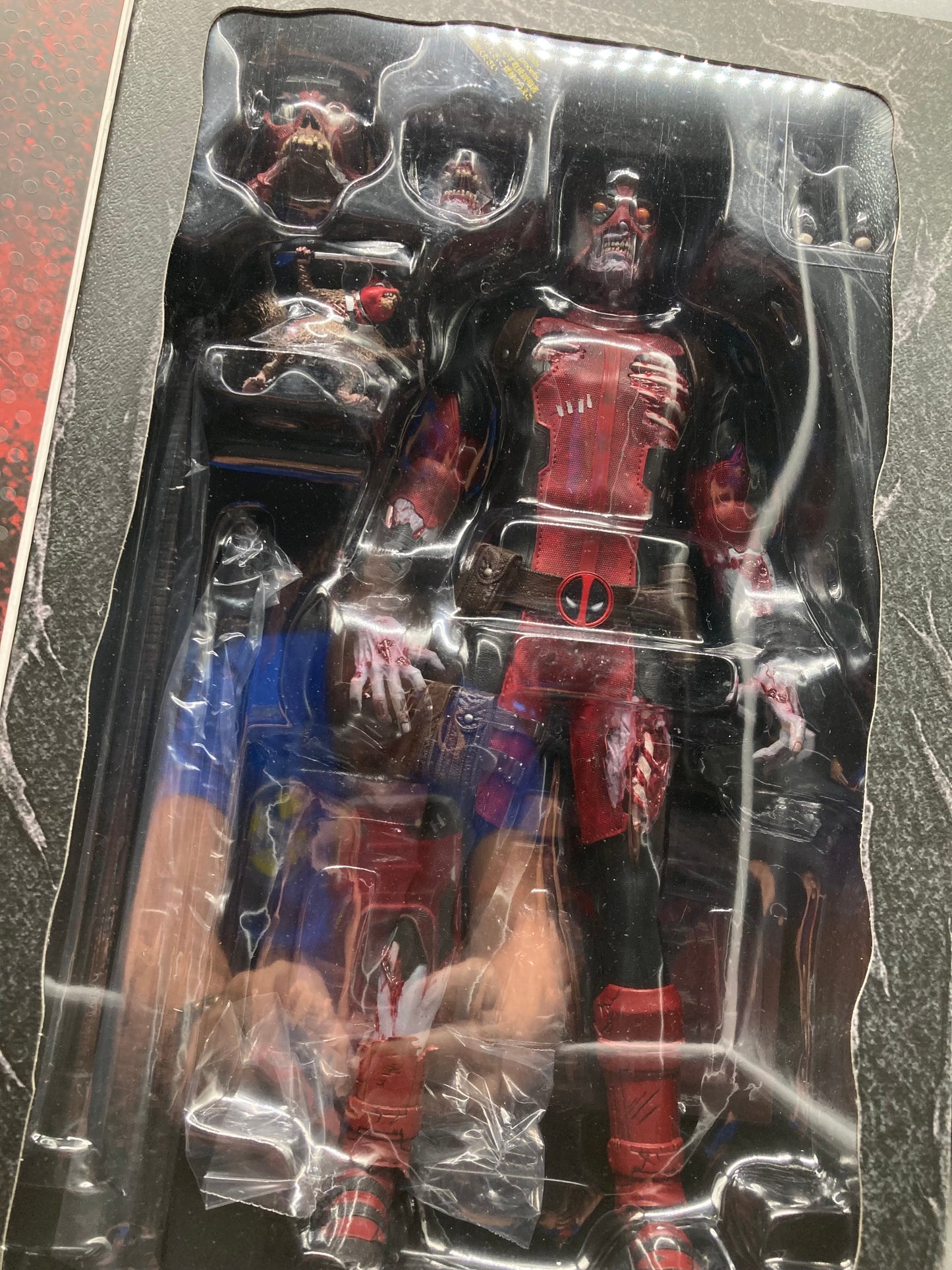 Zombie Deadpool Hot Toys Marvel Zombies 1/6 Scale Collectible Figure 2021 CMS06