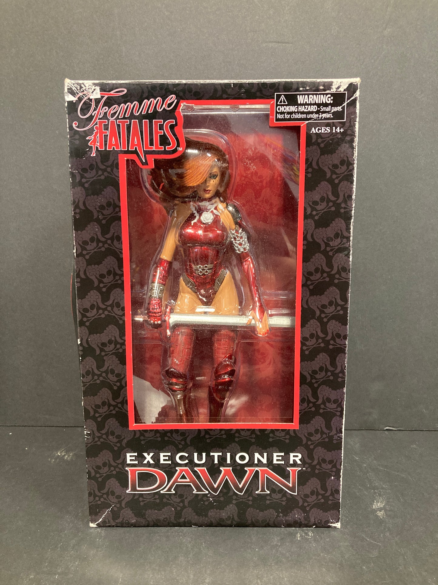 Executioner Dawn Diamond Select Femme Fatales Statue 2012