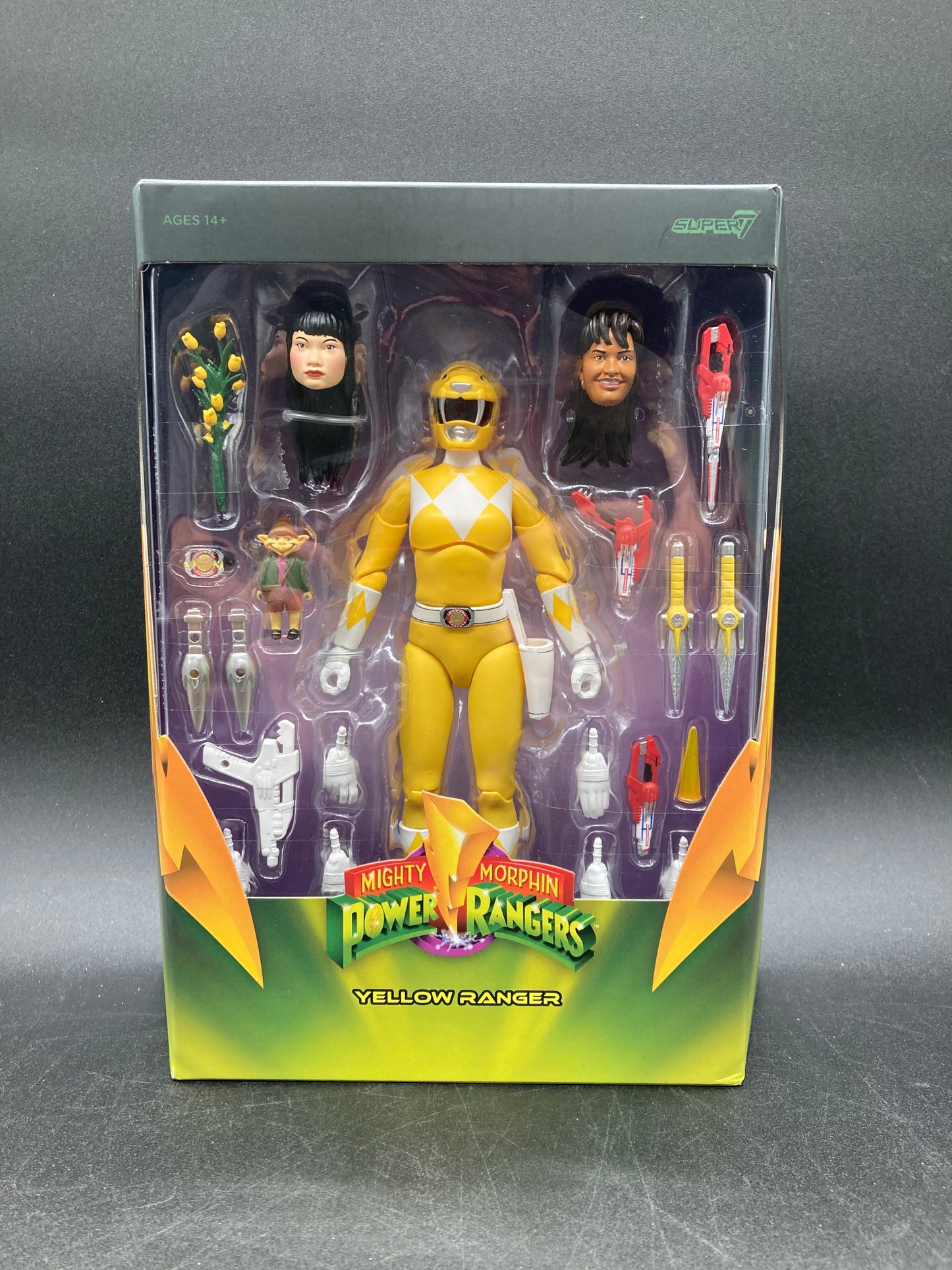 "Yellow Ranger" Might Morphin Power Rangers 7 in. Action Figure Ultimates! Super7