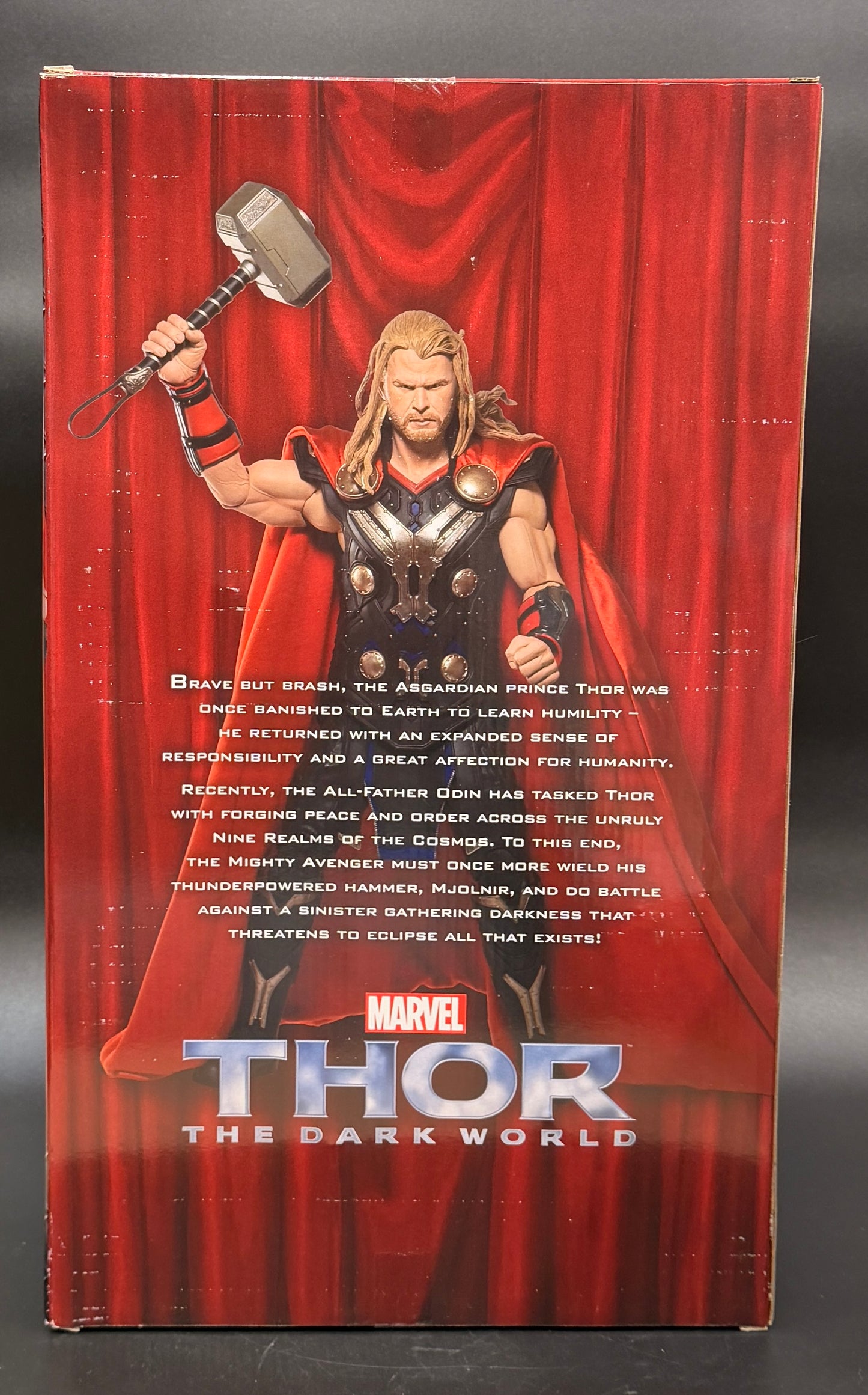 Thor (Thor: The Dark World) NECA Ultimate Collector's 1/4 Scale Action Figure