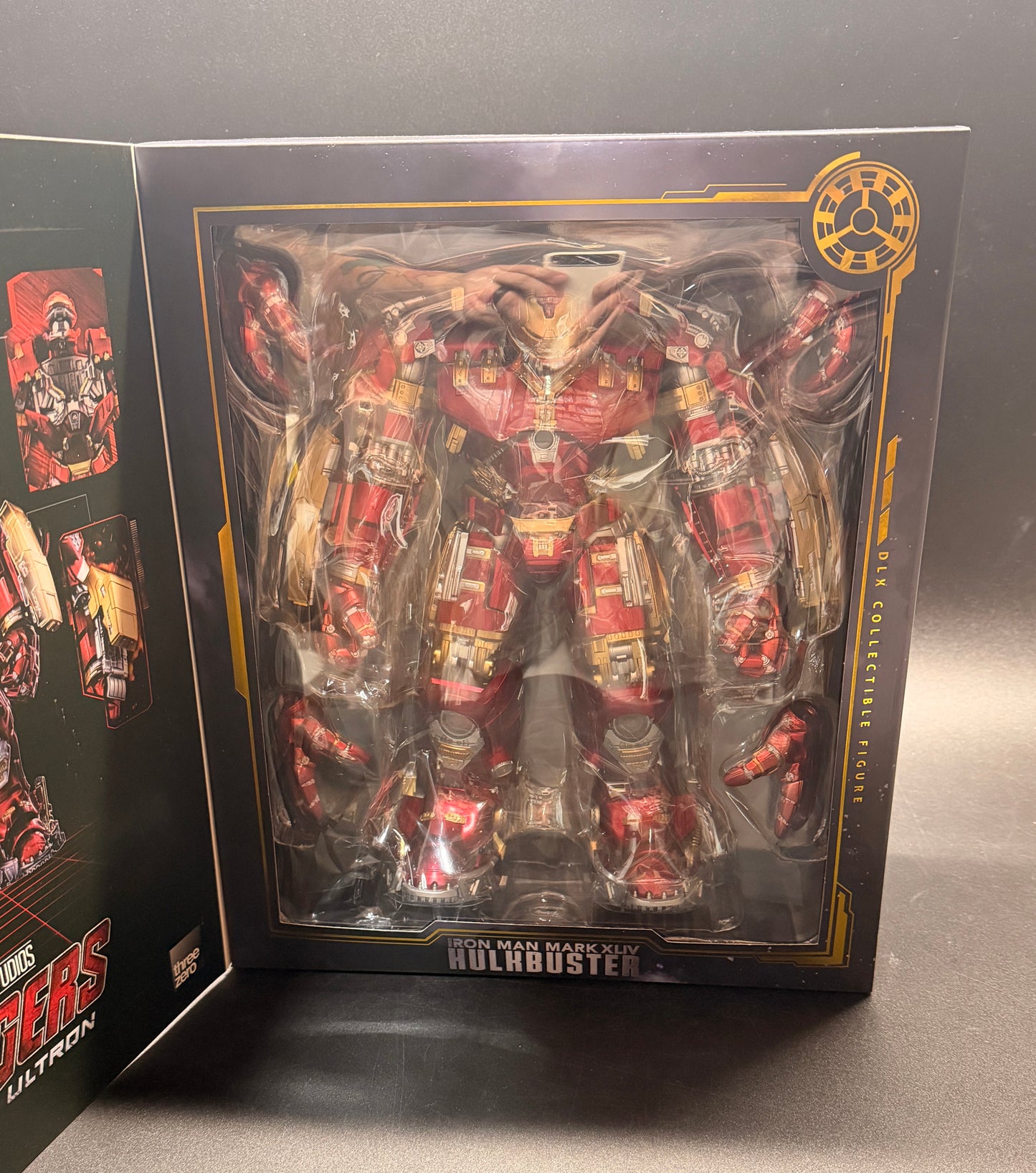 Iron Man MK 44 HulkBuster DLX Threezero Action Figure