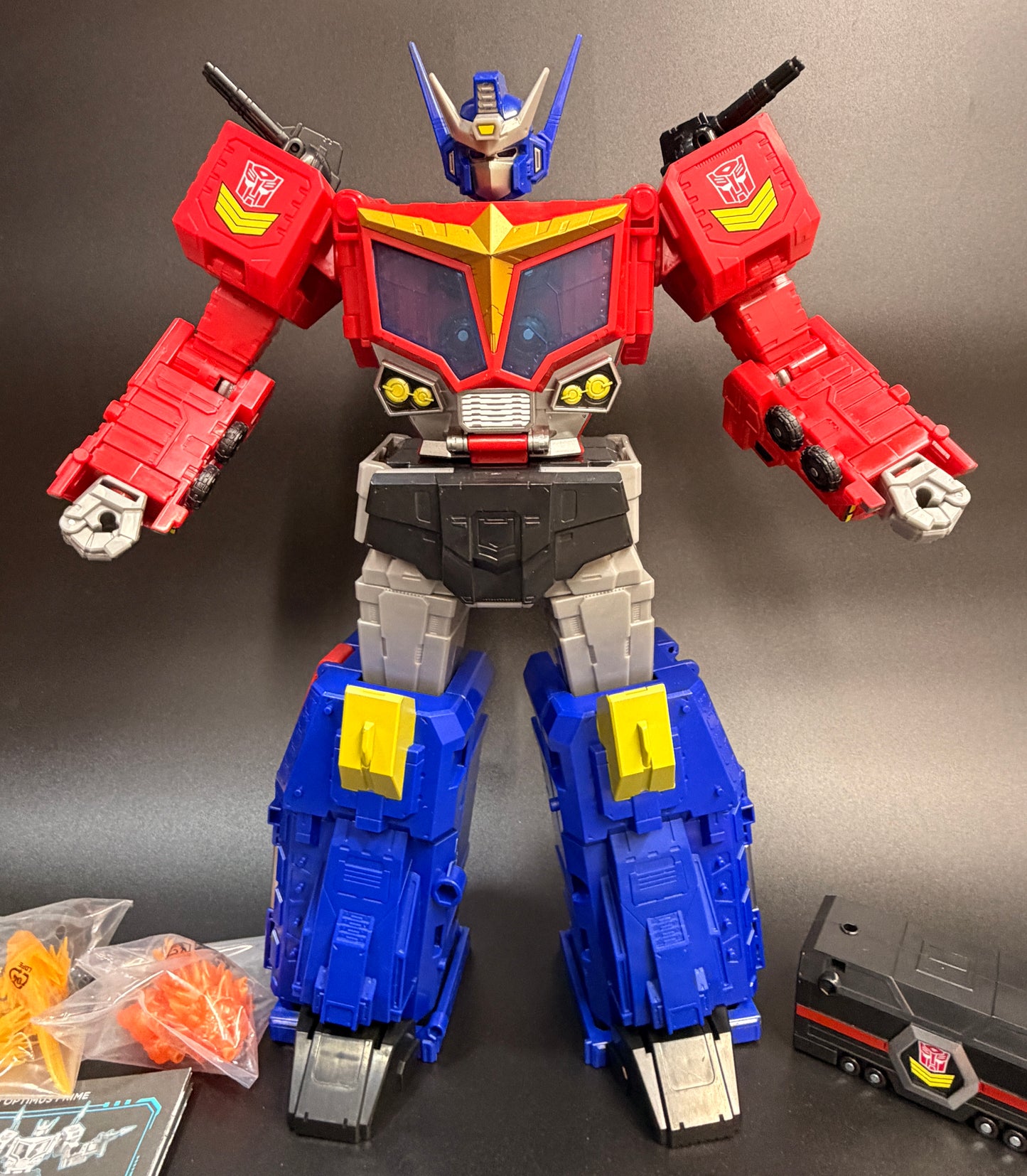 Transformers Age of the Primes The Thirteen Star Optimus Prime 15” Action Figure Hasbro (open in box)