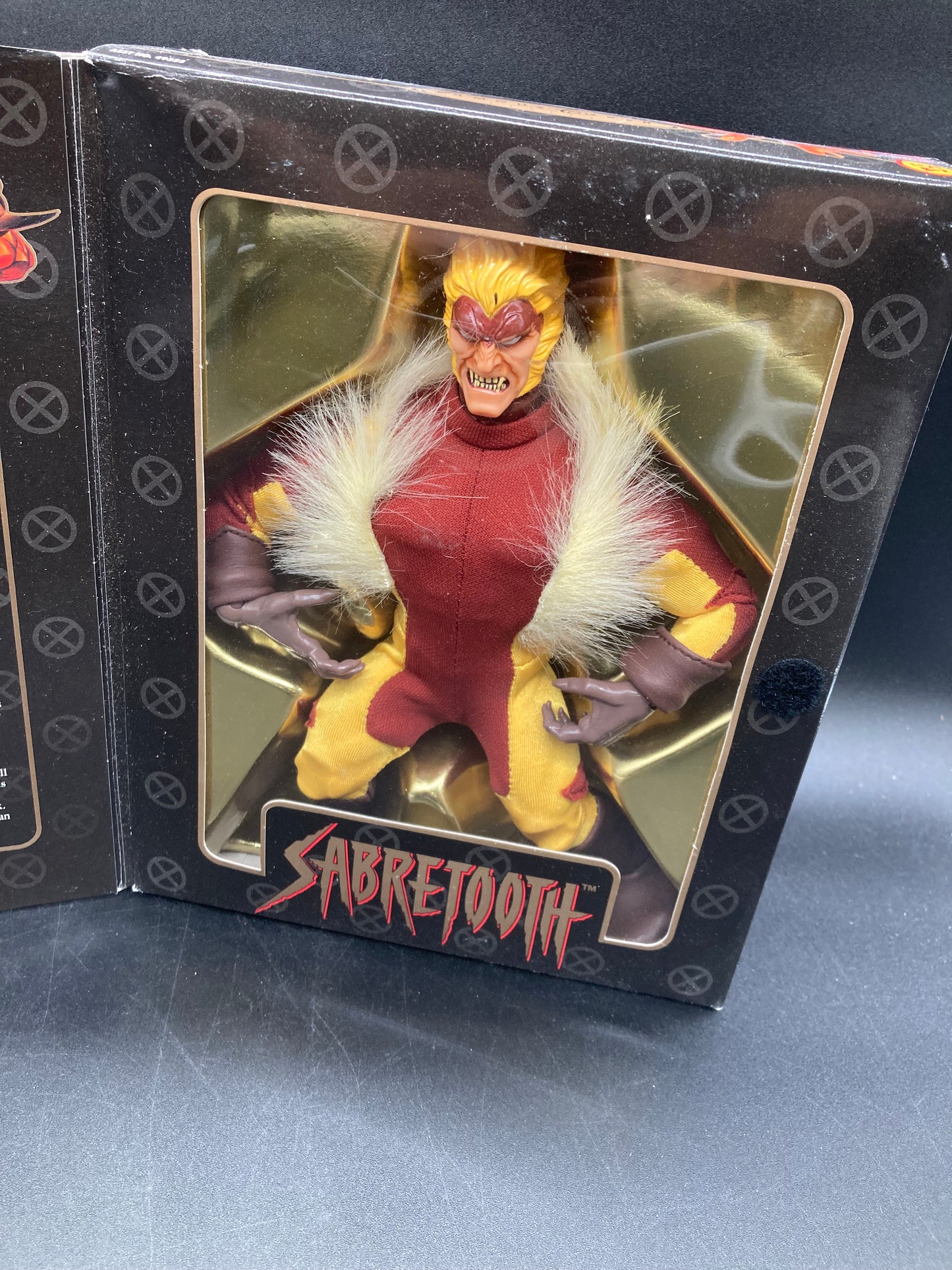 Sabretooth Toybiz Marvel Famous Cover Series Special Collector’s Edition Figure 1999