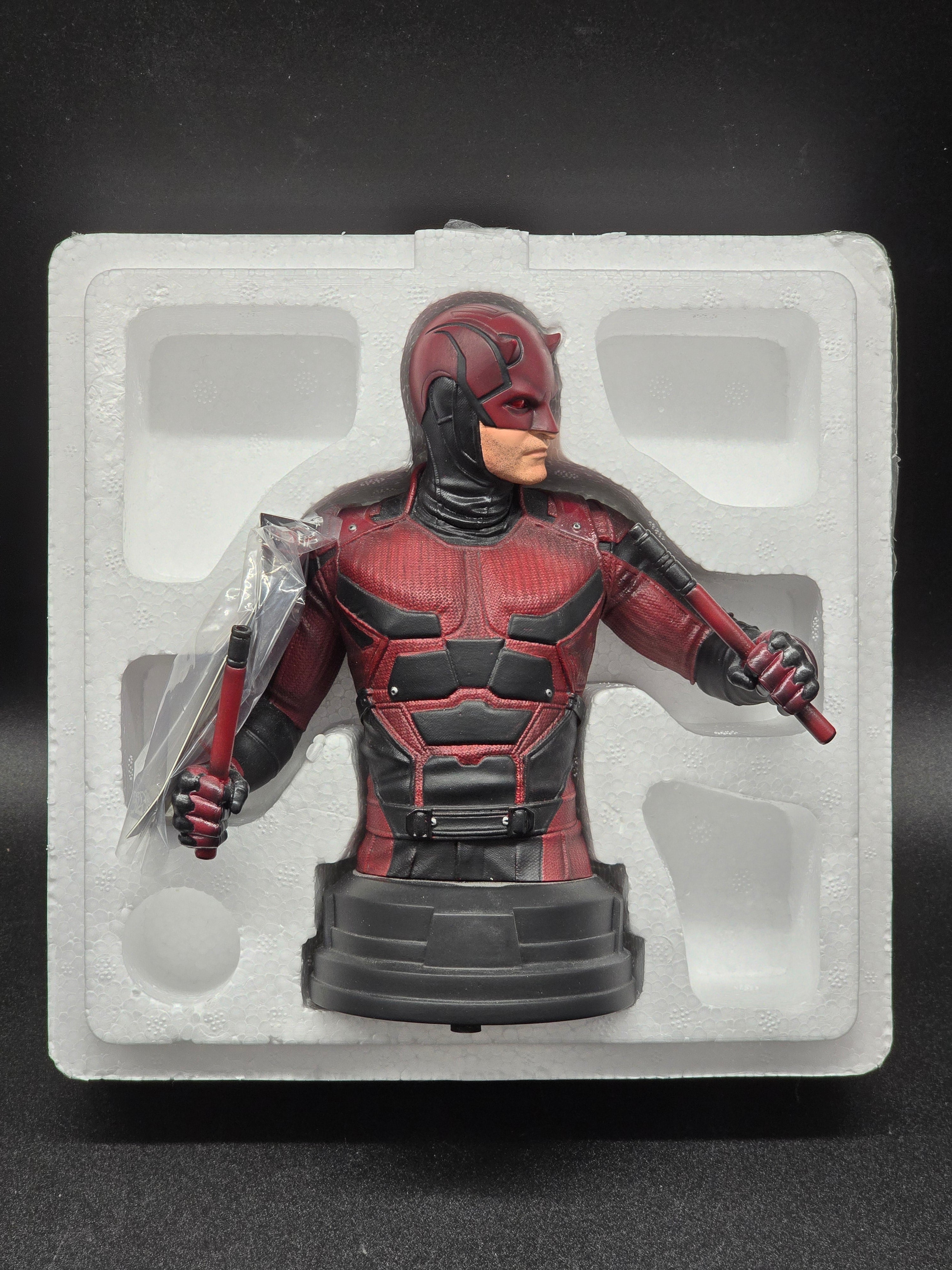 Daredevil Netflix Statue Mini Bust – Uncanny Toys & More