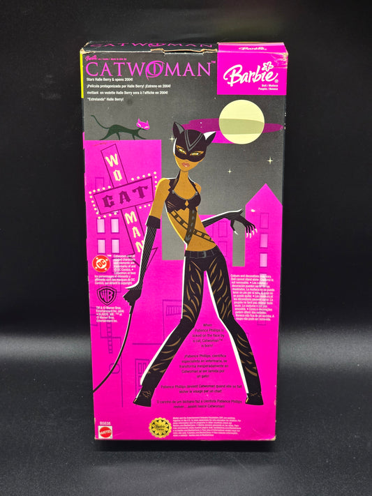 Catwoman Barbie DC 2004 signed Halle Berry