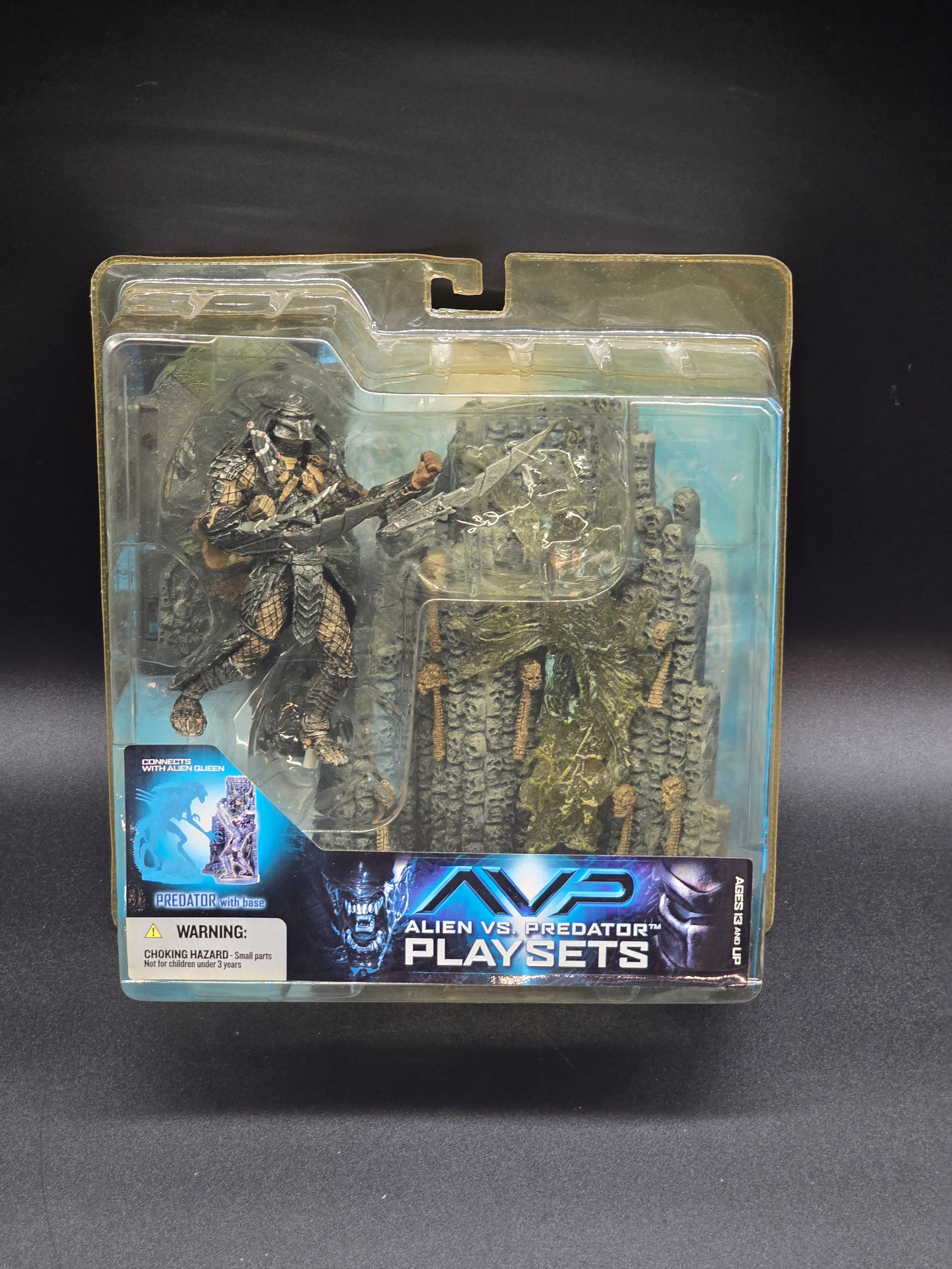 Predator with Base AVP McFarlane 2005