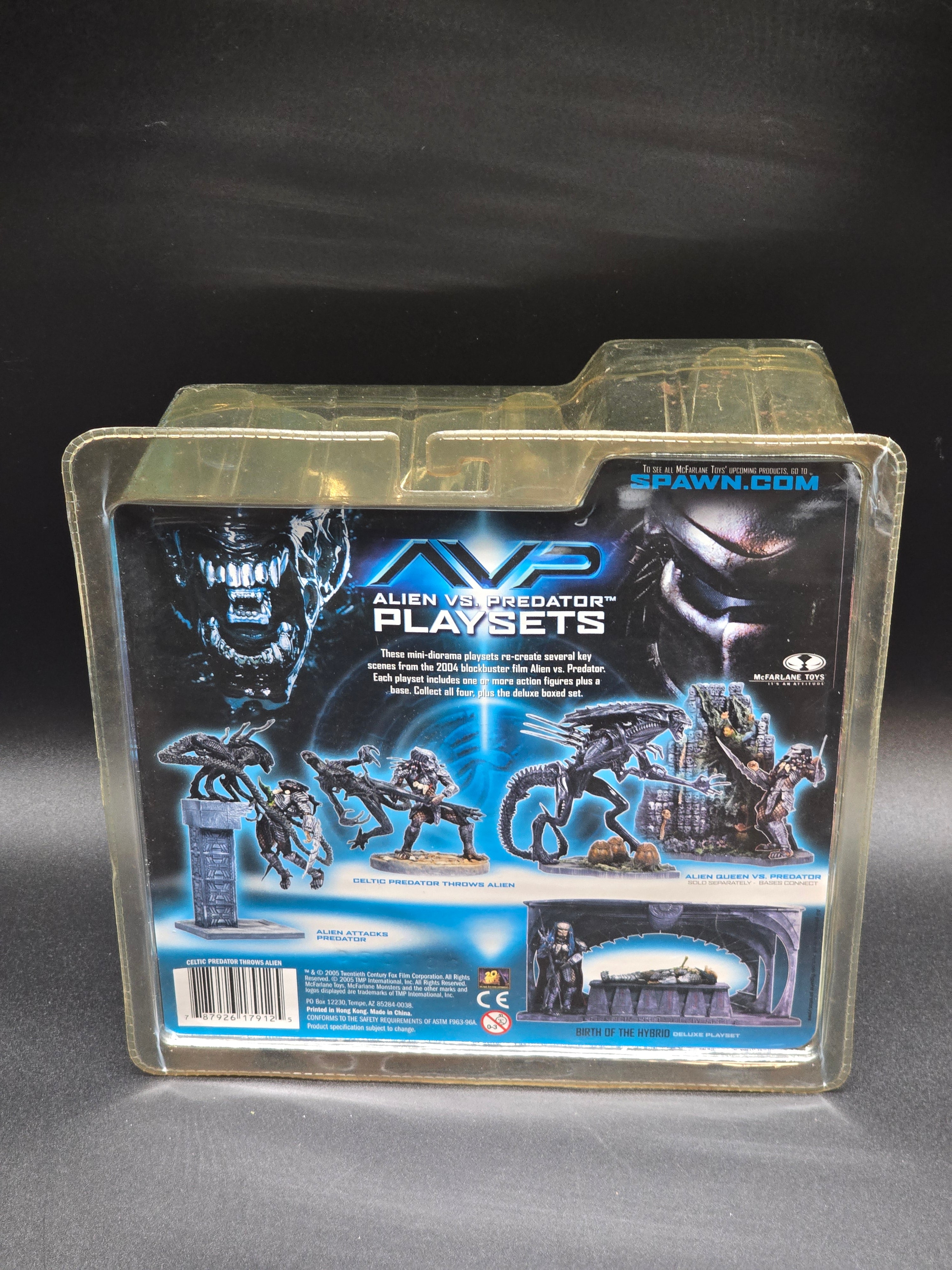 Celtic Predator throws Alien AVP McFarlane 2005 – Uncanny Toys & More