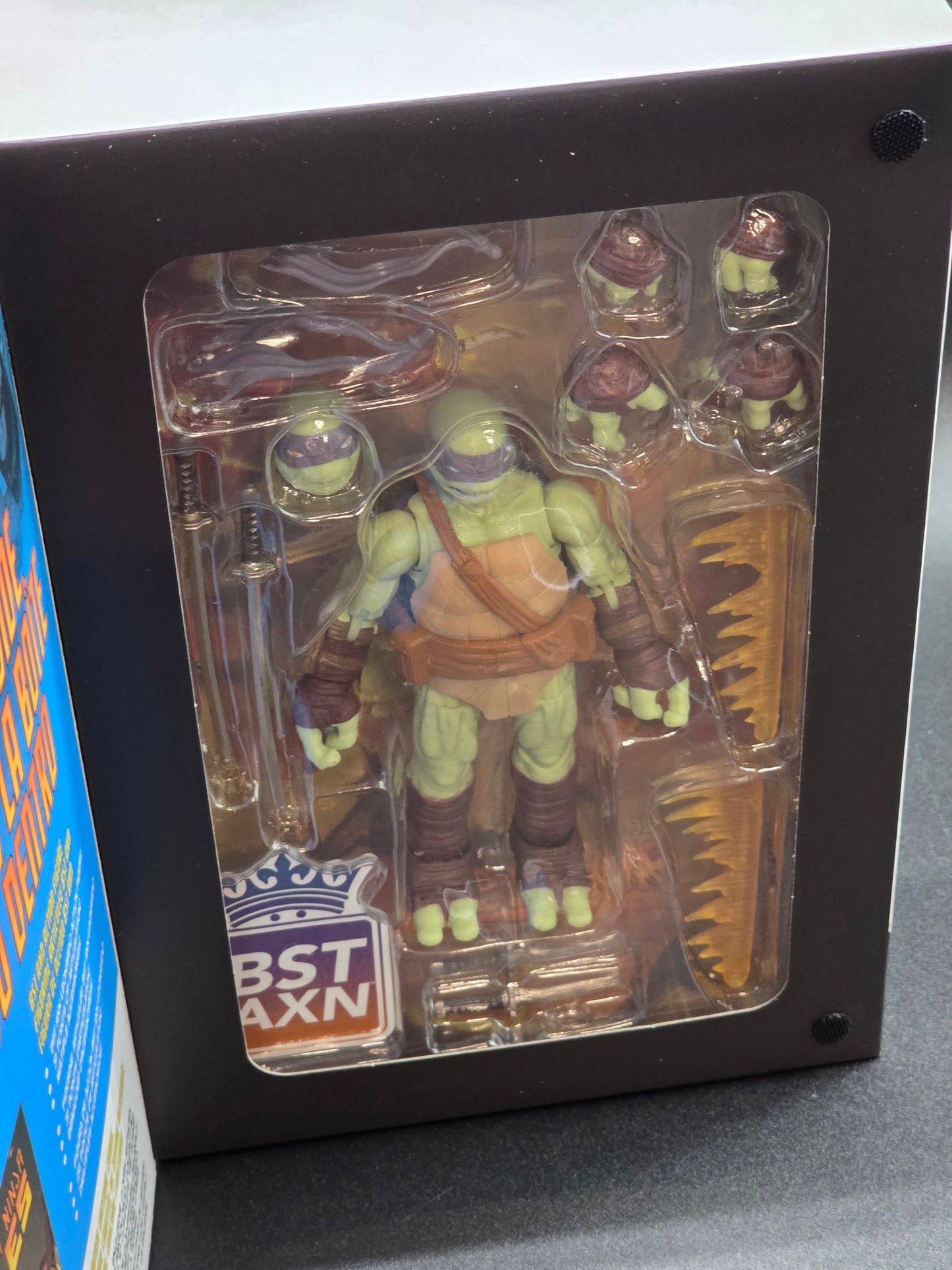 Set of 4 Teenage Mutant Ninja Turtles BST AXN (Ver. 2) Figure & Comic Set