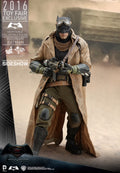 Knightmare Batman Hot Toys Sideshow Collectibles Exclusive Sixth Scale Action Figure (Open)