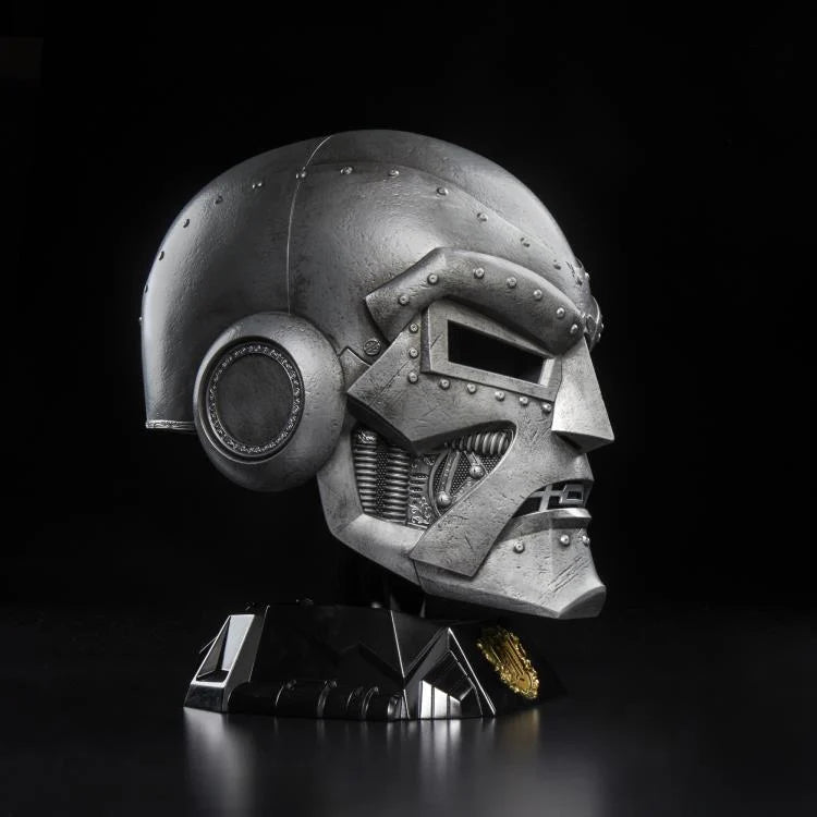 Doctor Doom Premium Roleplay Helmet Hasbro Marvel Legends 2025 Costume/Cosplay Accessory