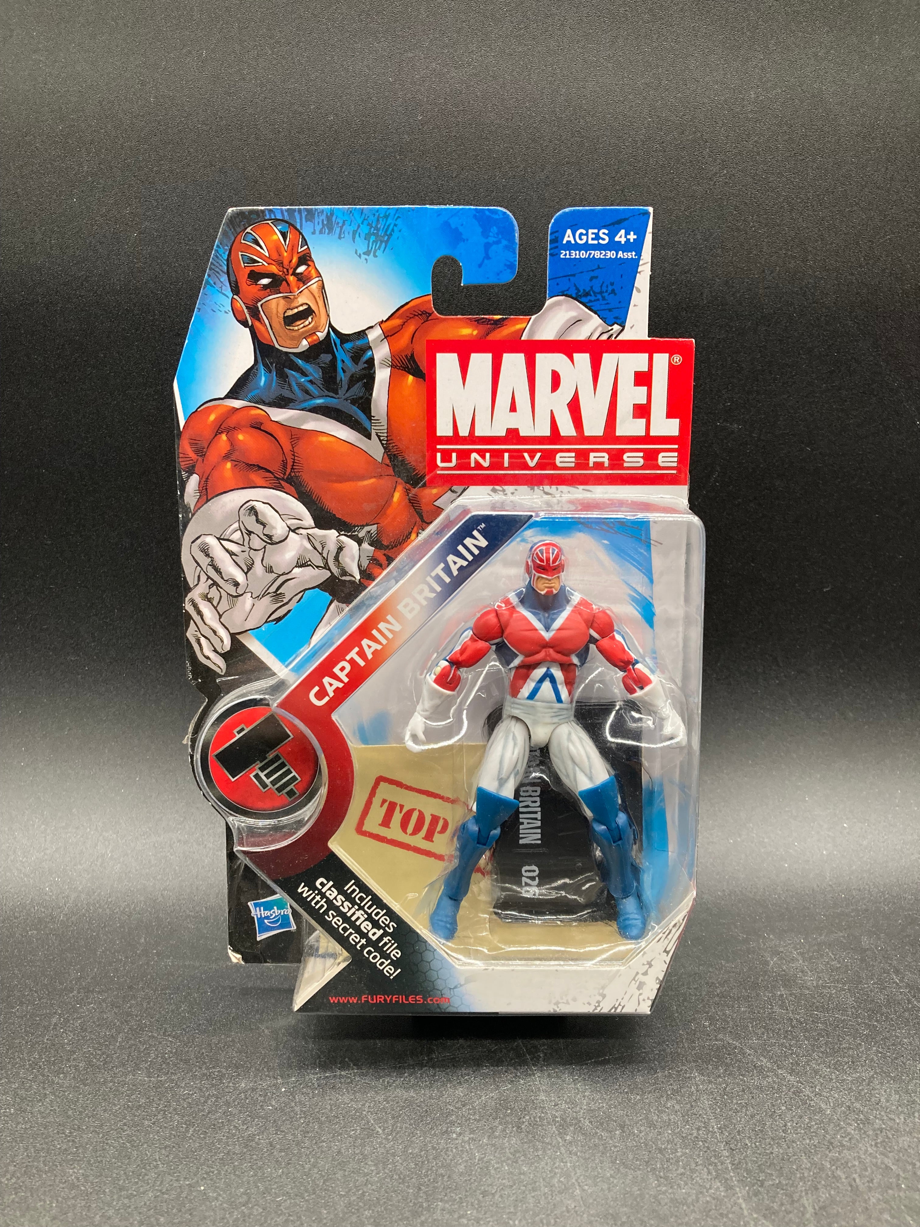 Captain Britain Hasbro Marvel Universe Figure 2010