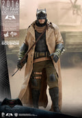 Knightmare Batman Hot Toys Sideshow Collectibles Exclusive Sixth Scale Action Figure (Open)