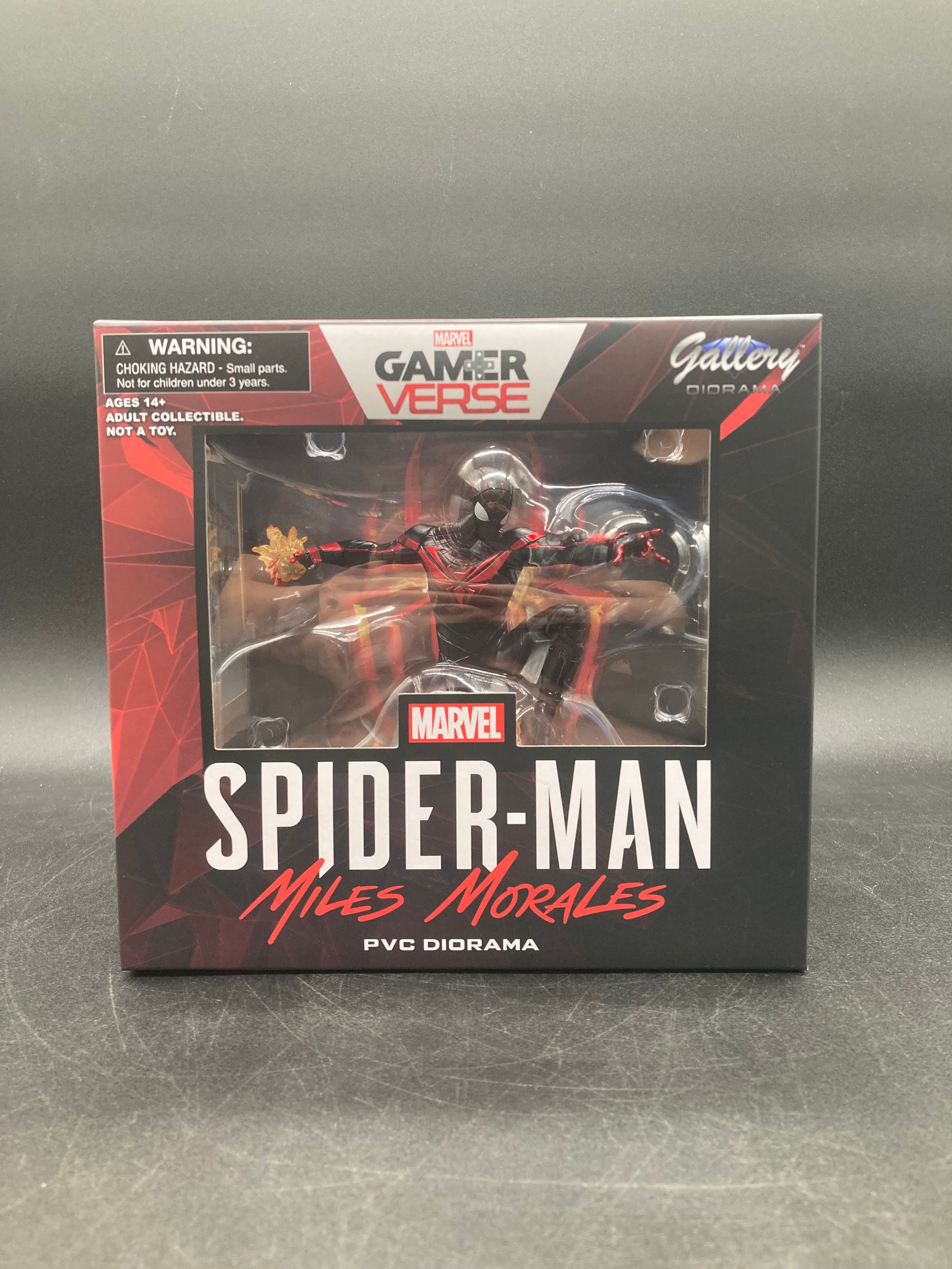 Spider-Man: Miles Morales Diamond Select Gallery Spider-Man GamerVerse Figure Diorama