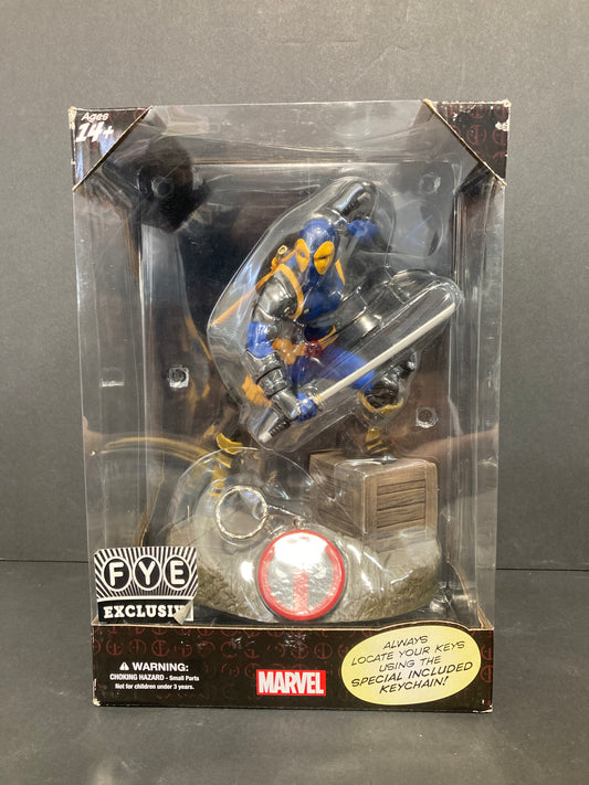 Deadpool Marvel Alter Ego FYE Exclusive Statue & Logo Keychain Set