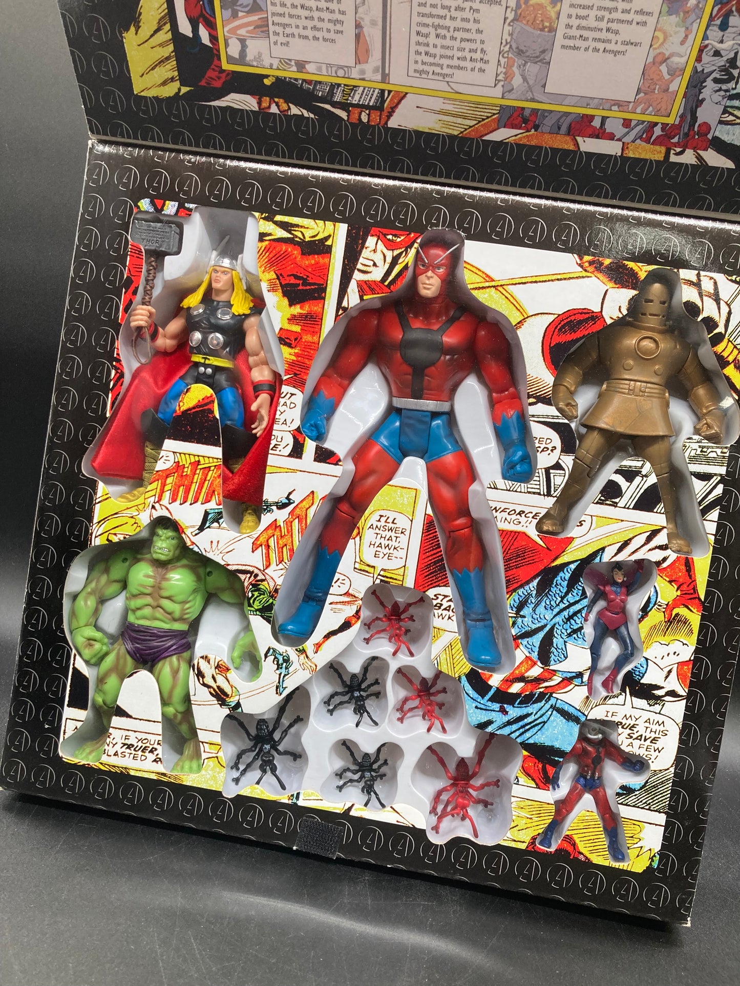 Avengers Earth’s Mightiest Heroes Toybiz Marvel Comics Collector’s Edition Avengers #1 Figure Set 1999
