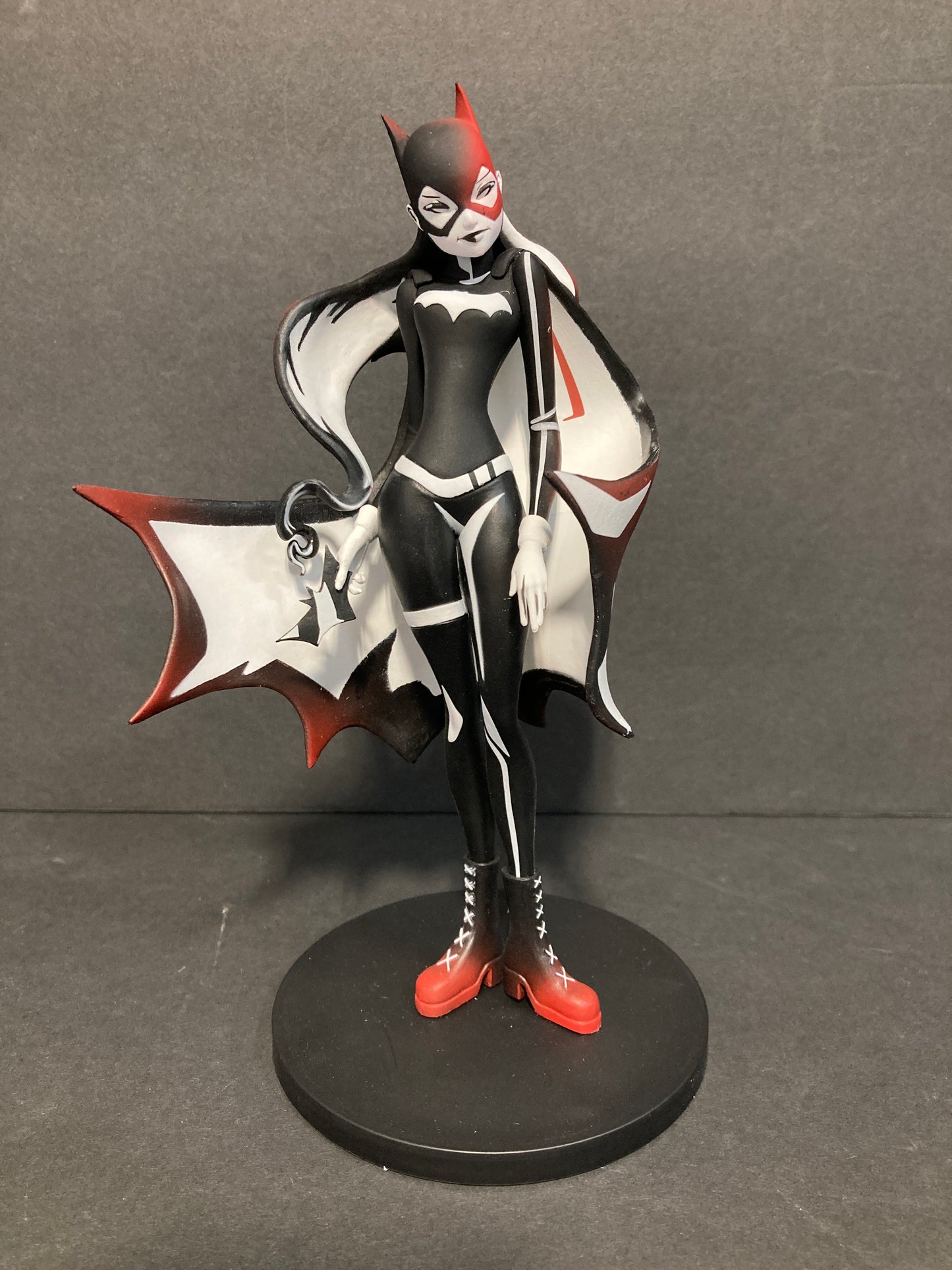 Batgirl DC Collectibles Artist Alley Sho Murase Statue Limited 3154/3350 (Open)