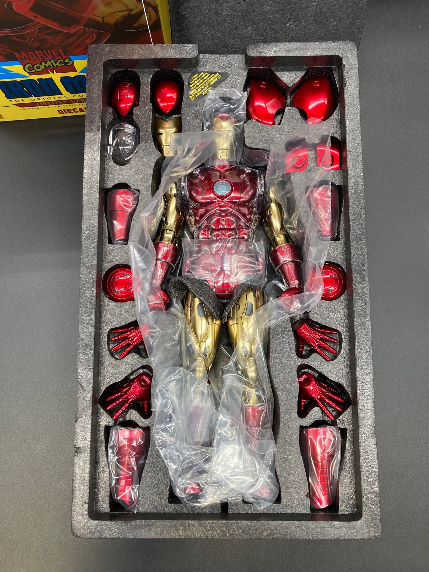 Iron Man The Origins Collection Hot Toys 1/6 Scale Collectible Die Cast Figure Deluxe Version 2022 CMS08-D38