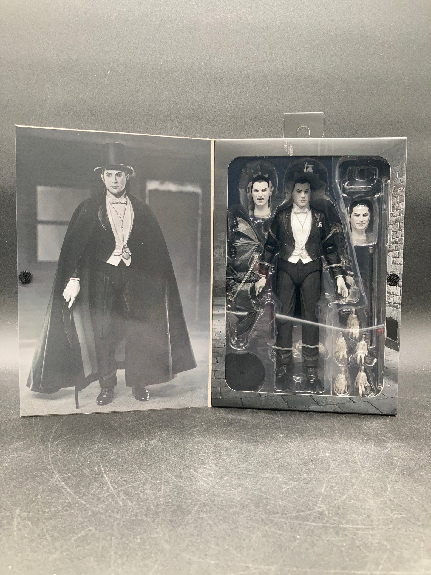 UltimatevCount Dracula NECA Universal Monsters Figure