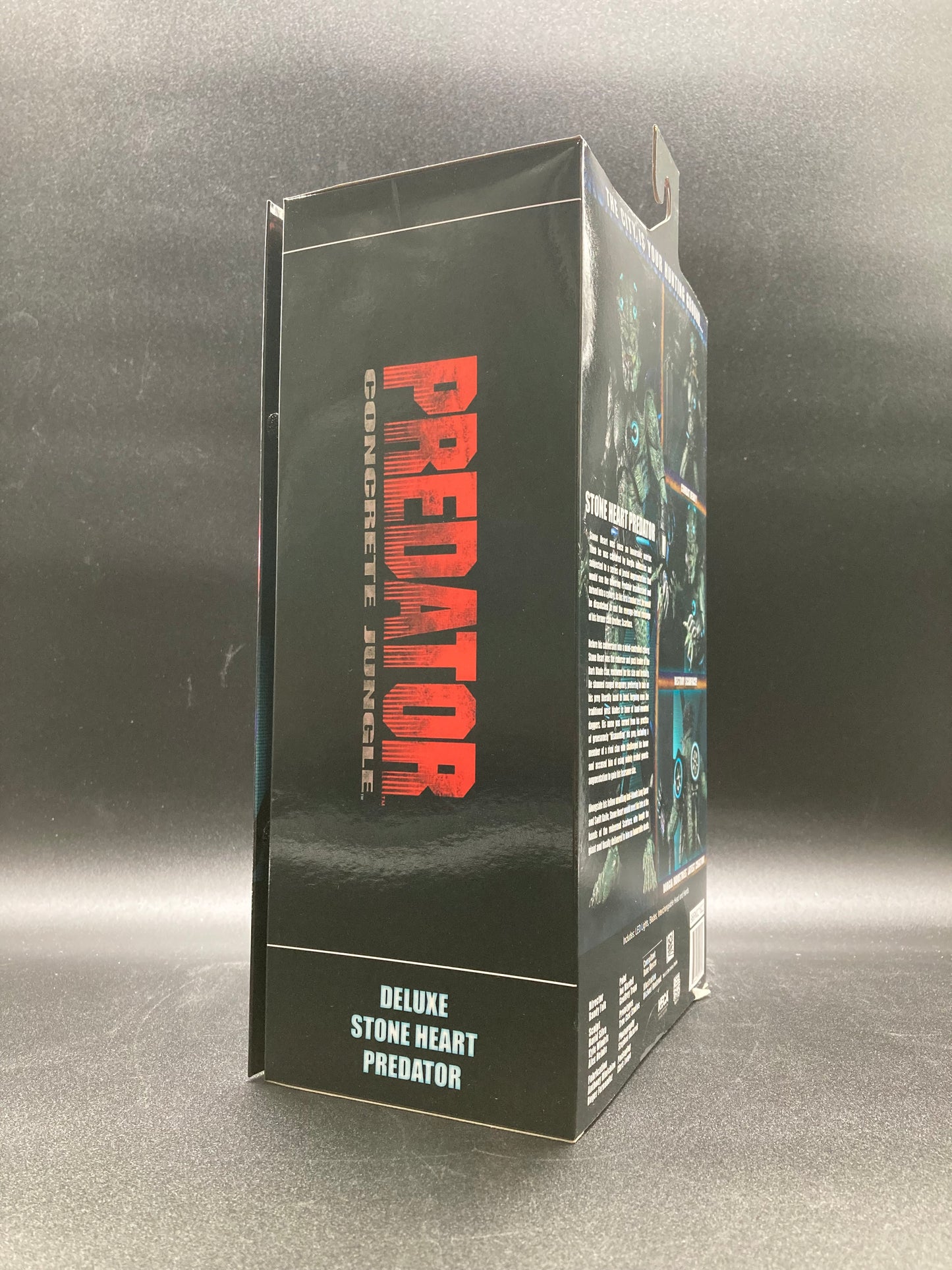 Deluxe Stone Heart Predator NECA Predator Concrete Jungle Figure