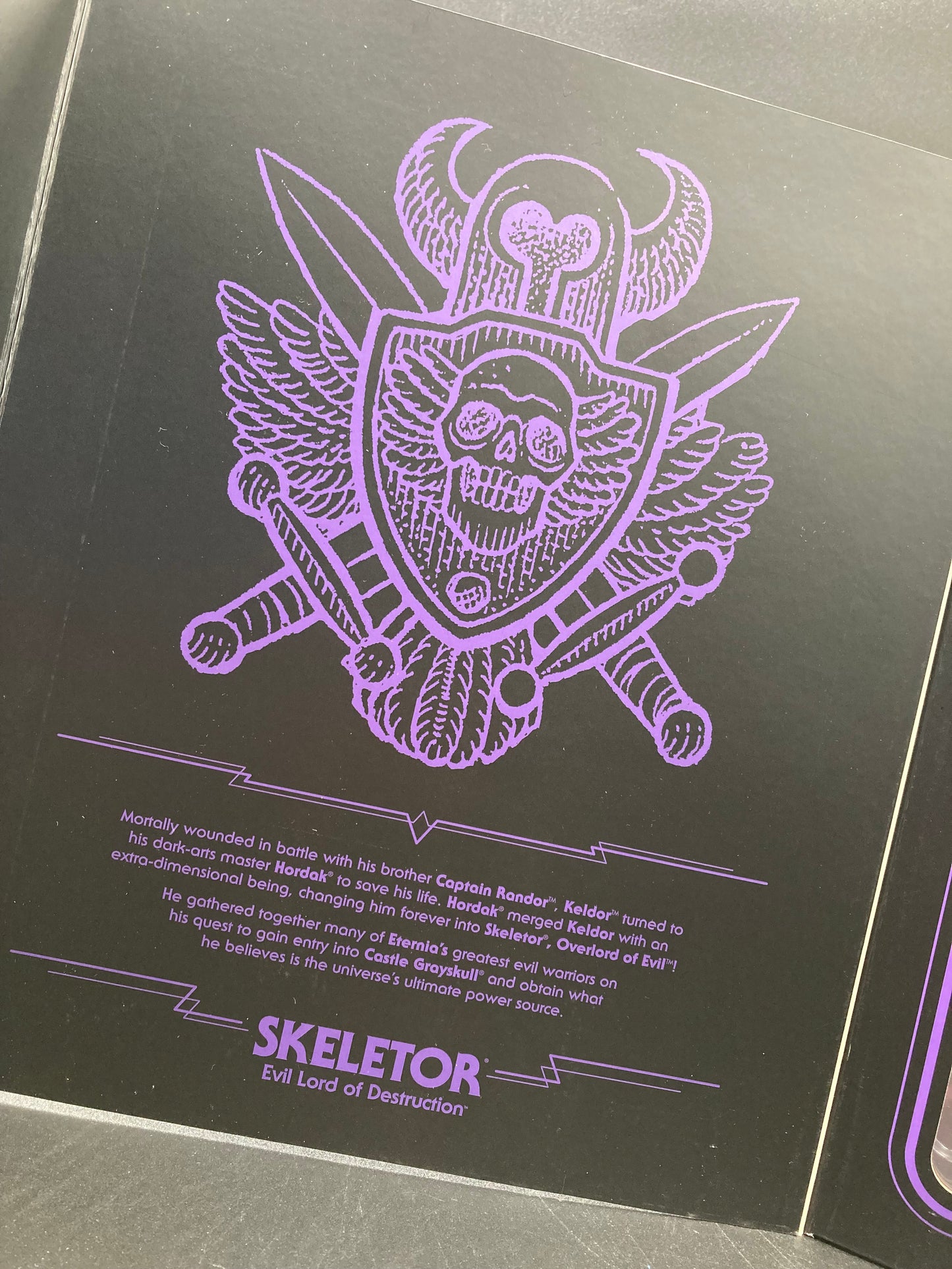 Skeletor MONDO 1/6 Scale Hot Topic Glow-In-The-Dark Figure