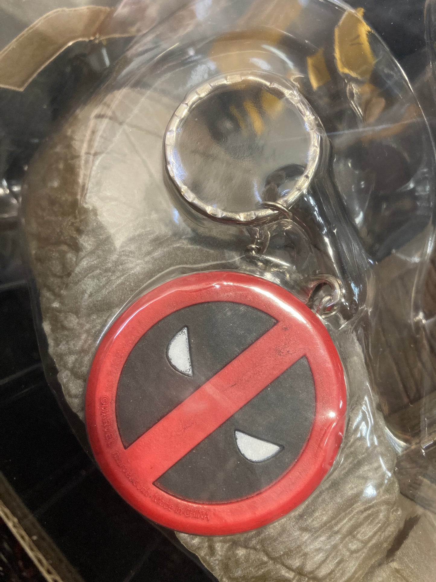 Deadpool Marvel Alter Ego FYE Exclusive Statue & Logo Keychain Set