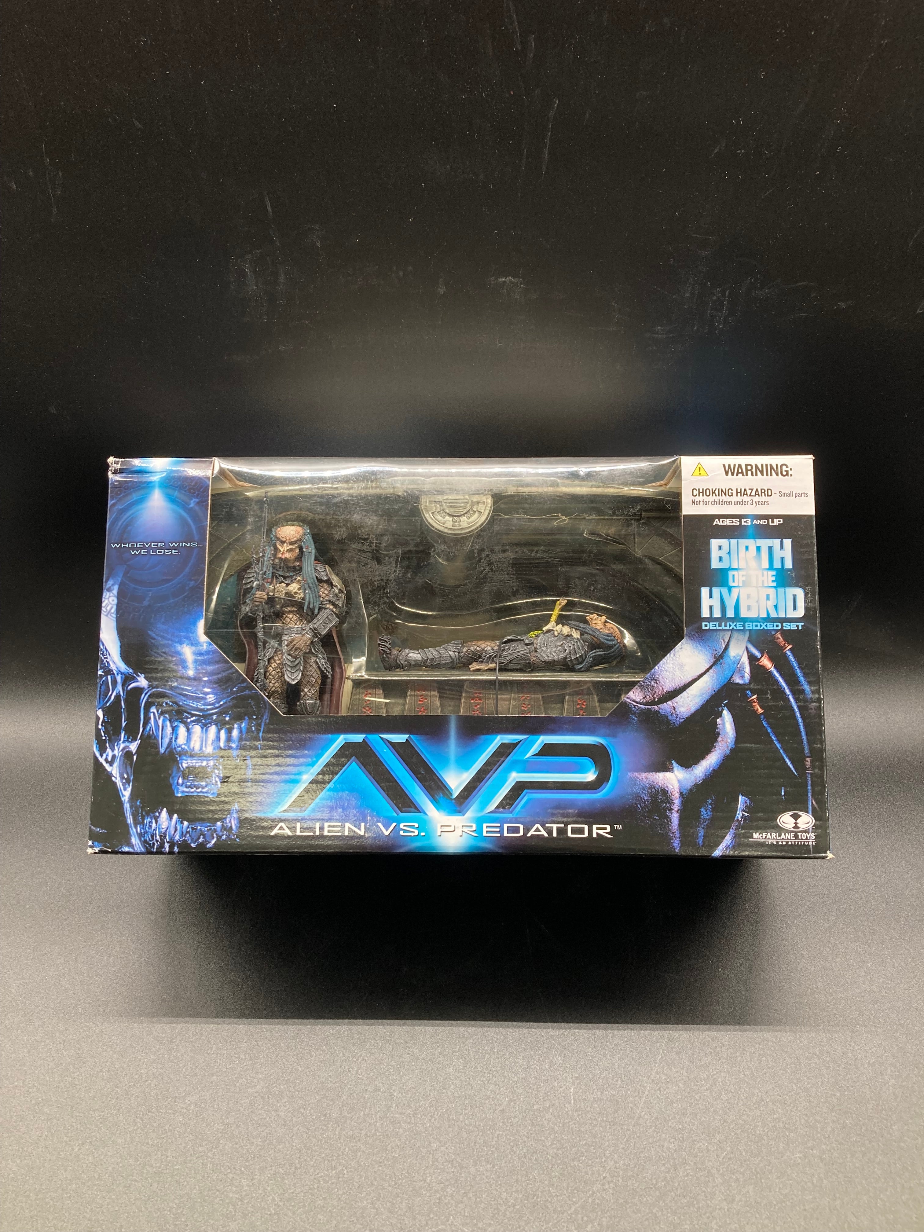 Aliens VS Predator Birth Of The Hybrid McFarlane Toys Deluxe Boxed Set 2005