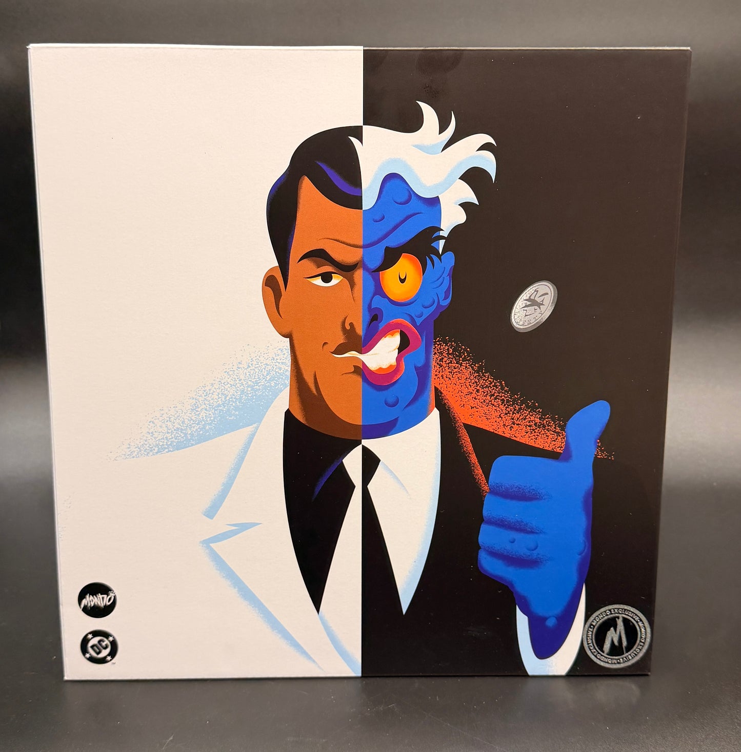 Two-Face Batman: The Animated Series MONDO Timed Edition 1:6 Scale Figure