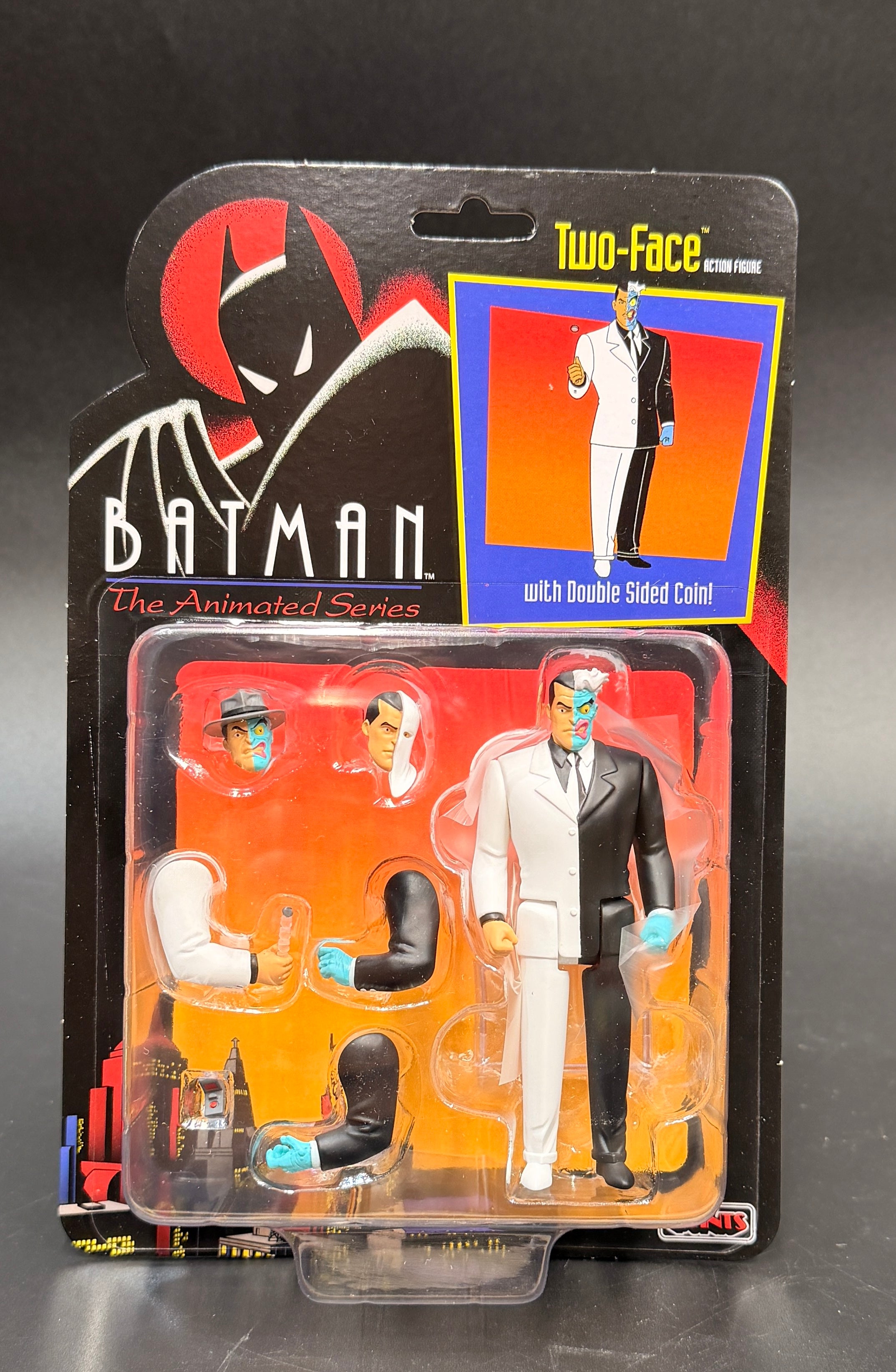 "Two-Face" Batman: The Animated Series (Series 2) 3.75 in. Action Figure Mezco 5 Points 2025