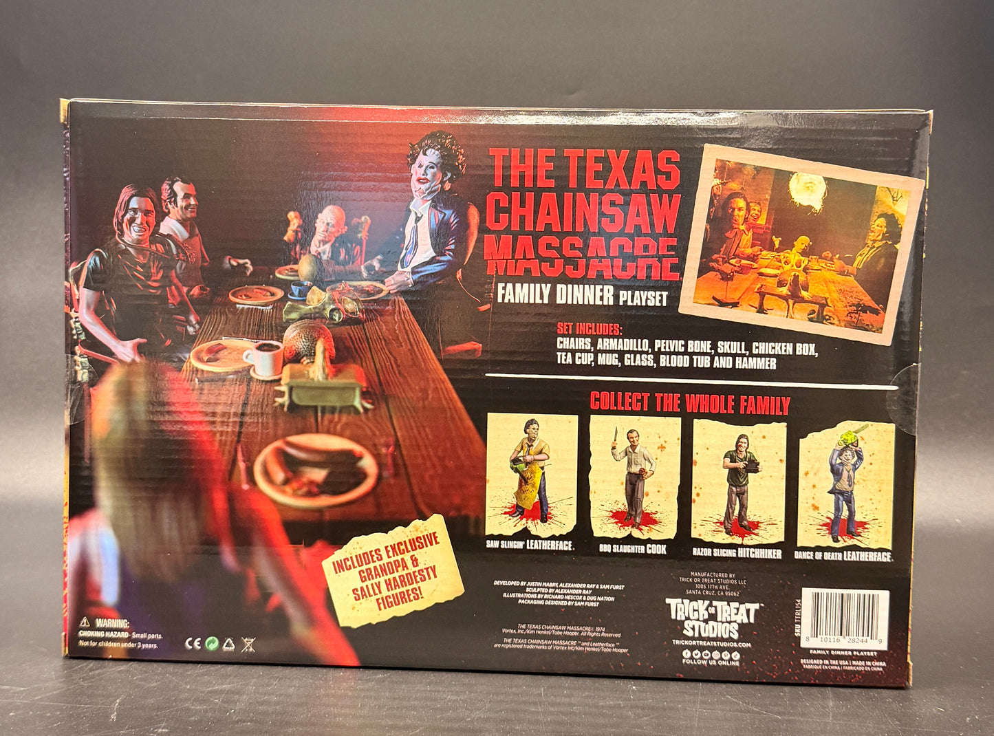 The Texas Chainsaw Massacre 1974 Dinner Scene Playset Trick or Treat Studios 2025