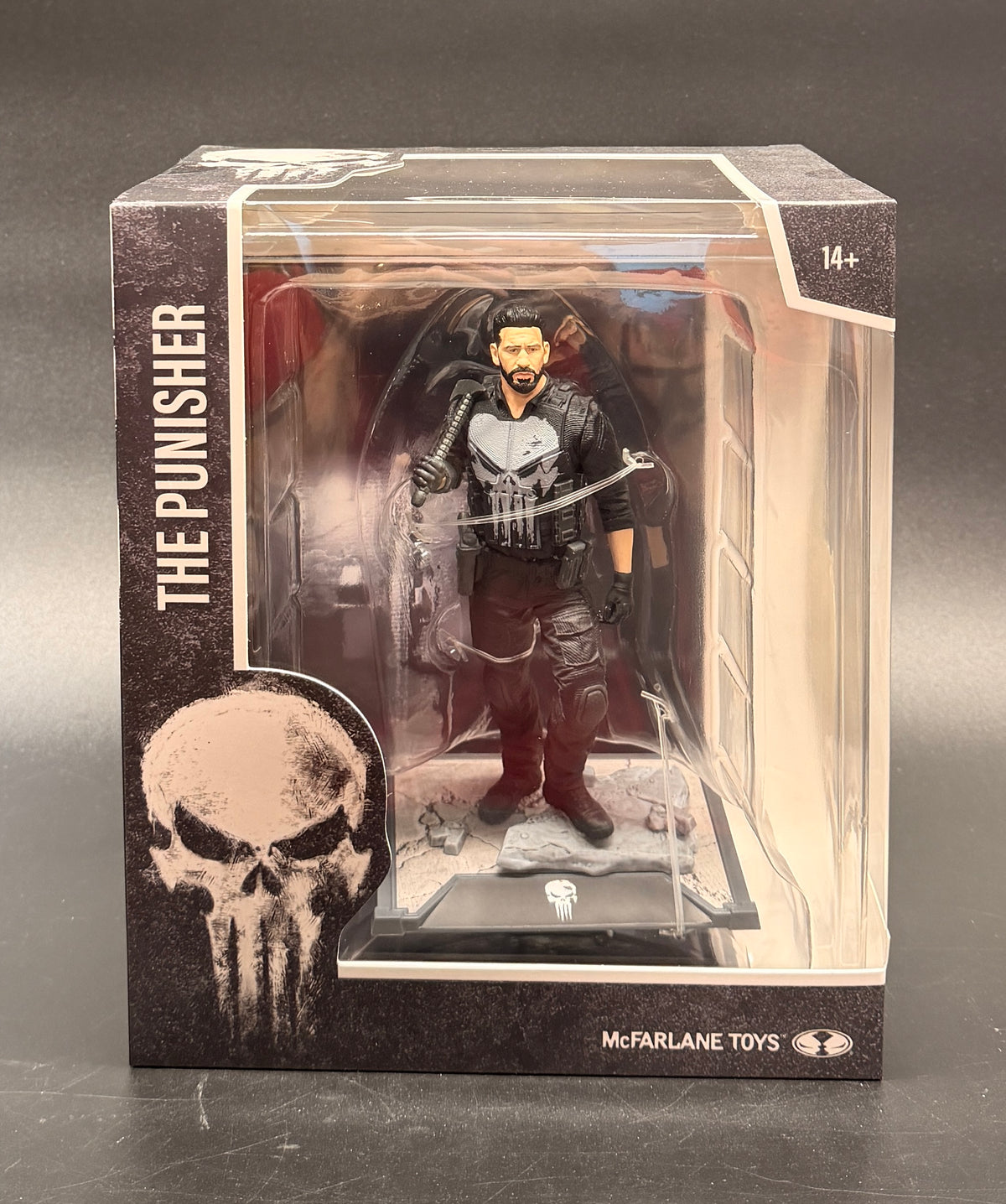 The Punisher Marvel Studios 1:10 Scale Posed Figure with Scene McFarlane Toys 2026