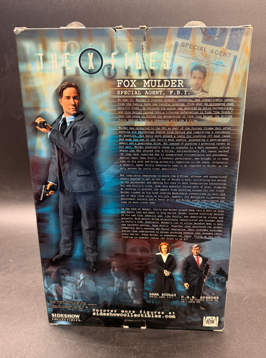 Fox Mulder SideShow Collectibles 12” X-Files Collectible Figure 2005 (opened)