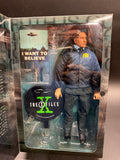 Fox Mulder SideShow Collectibles 12” X-Files Collectible Figure 2005 (opened)