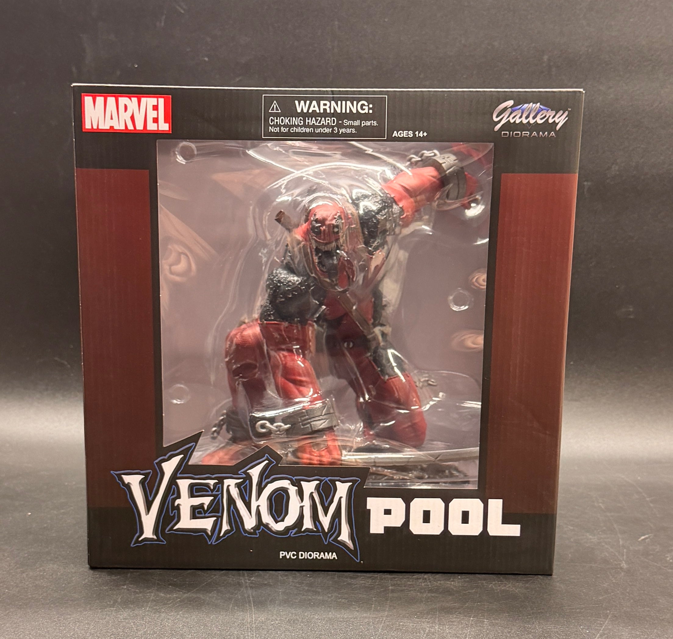 VenomPool Marvel Gallery Statue Diamond Select
